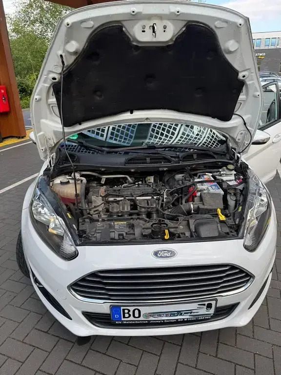 Gebraucht Ford Fiesta SE 121 PS (88 kW) 2013 Weiß Limousine