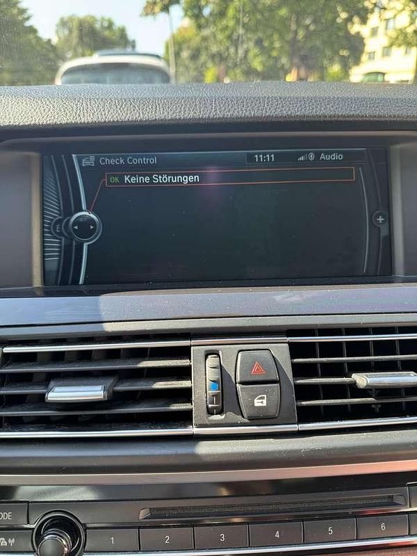 Schwarz Gebraucht 2012 BMW 520 Limousine | 12.500 € (Etwas zu teuer) - Bild 1/4