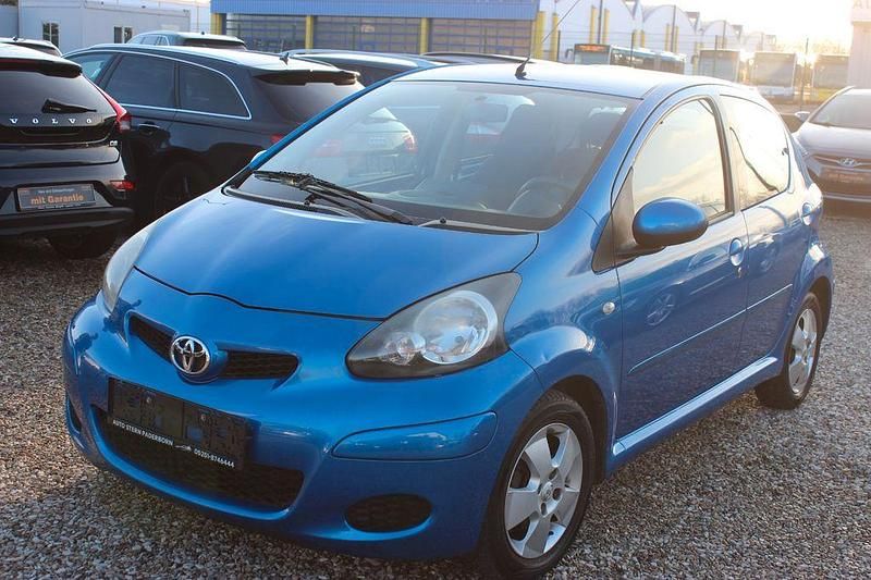 Gebraucht Toyota Aygo 68 PS (50 kW) 2009 Blau Kleinwagen