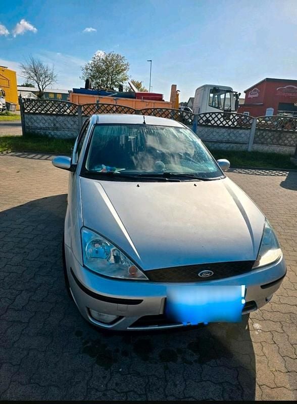 Silber Gebraucht 2004 Ford Focus Limousine | 450 € (Superpreis) - Bild 1/1