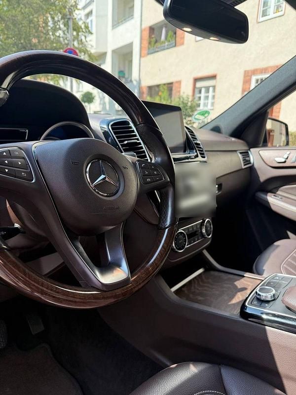 Gebraucht Mercedes GLE500 442 PS (325 kW) 2018 Schwarz SUV