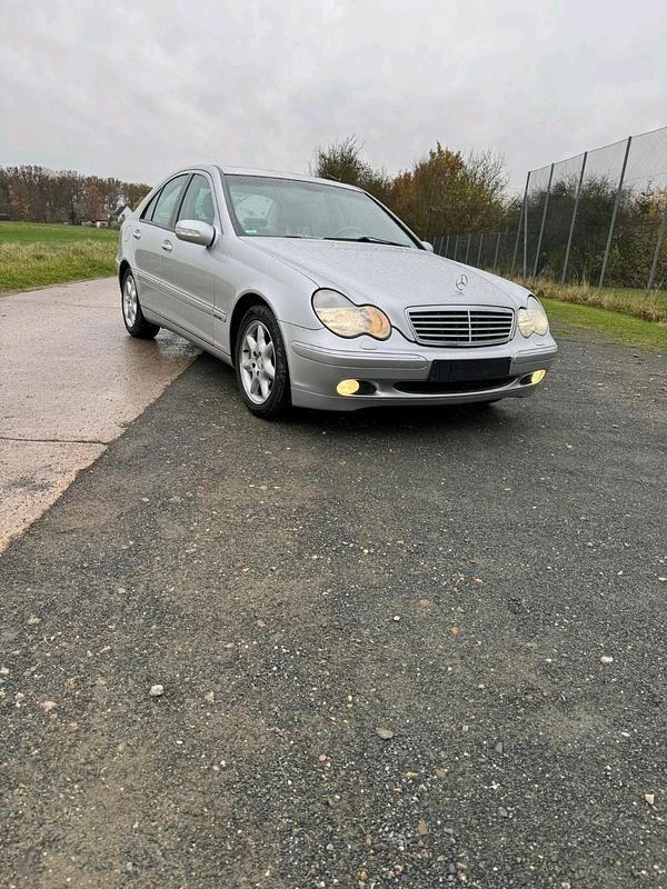 Silber Gebraucht 2000 Mercedes C320 Limousine | 2.300 € (Guter Preis) - Bild 1/4