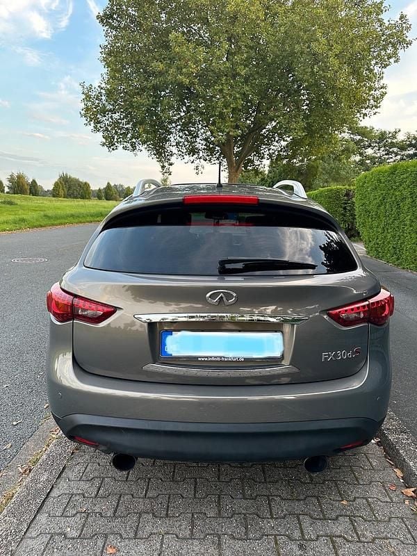 Gebraucht Infiniti Fx30 175 PS (128 kW) 2011 Grau SUV