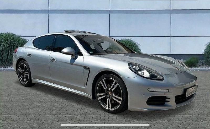 Silber Gebraucht 2013 Porsche Panamera Limousine | 36.998 € (Fairer Preis) - Bild 1/4