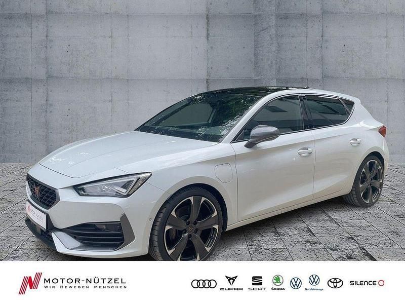 "nevada" weiss Gebraucht 2022 Cupra Leon VZ Limousine | 24.950 € (Fairer Preis) - Bild 1/4