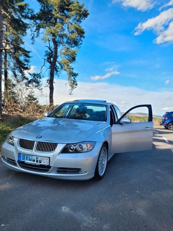 Gebraucht BMW 330 258 PS (189 kW) 2006 Silber Limousine