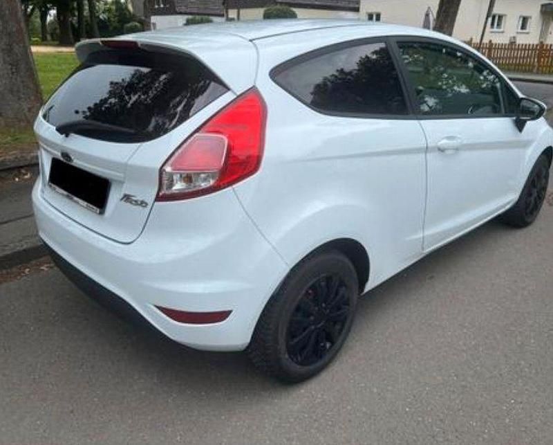 Gebraucht Ford Fiesta SYNC Edition 80 PS (58 kW) 2013 Weiß Kleinwagen