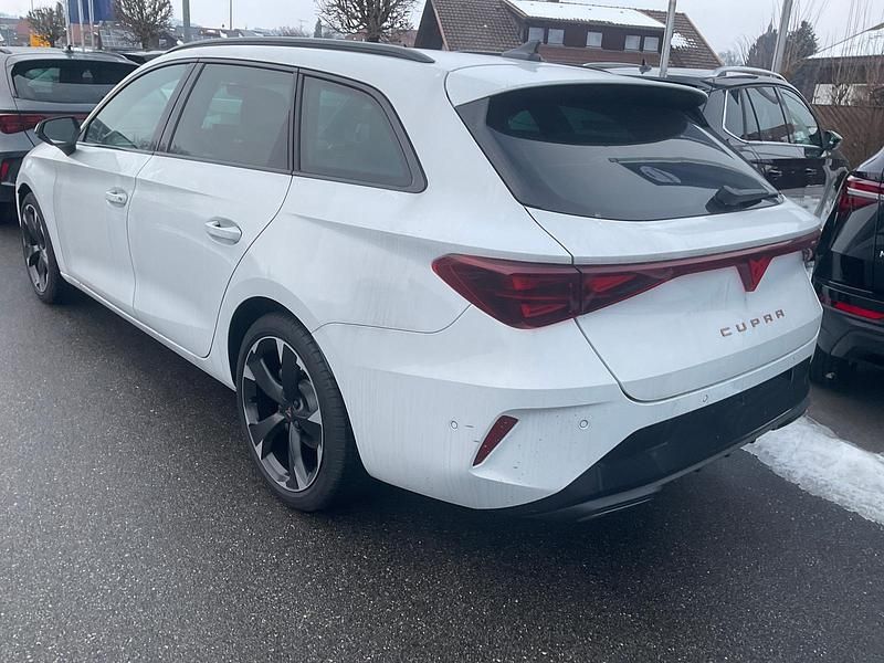 Neu Cupra Leon 150 PS (110 kW) 2026 Glacial weiß metallic Kombi