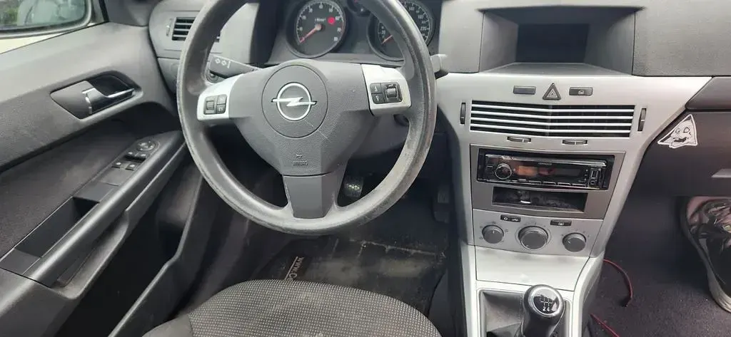 Gebraucht Opel Astra Edition 90 PS (66 kW) 2009 Grau Limousine