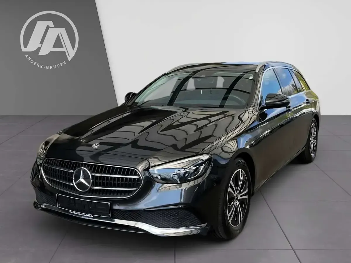 Gebraucht Mercedes E220 Avantgarde 200 PS (147 kW) 2023 Graulack graphitgrau Kombi