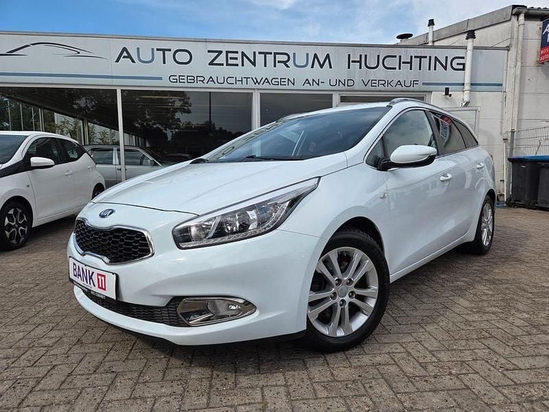 Weiß Gebraucht 2015 Kia Ceed Sportswagon FIFA World Cup Edition Kombi | 9.750 € (Fairer Preis) - Bild 1/4