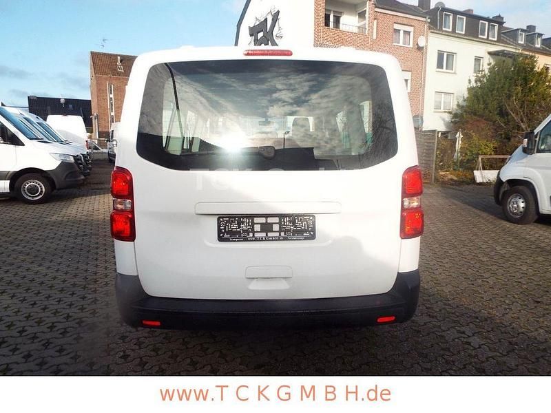 Gebraucht Opel Vivaro 120 PS (88 kW) 2020 Weiß Van / Kleinbus
