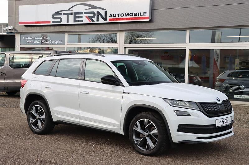 Bila moon/moon white Gebraucht 2020 Skoda Kodiaq SportLine SUV | 26.990 € (Guter Preis) - Bild 1/4