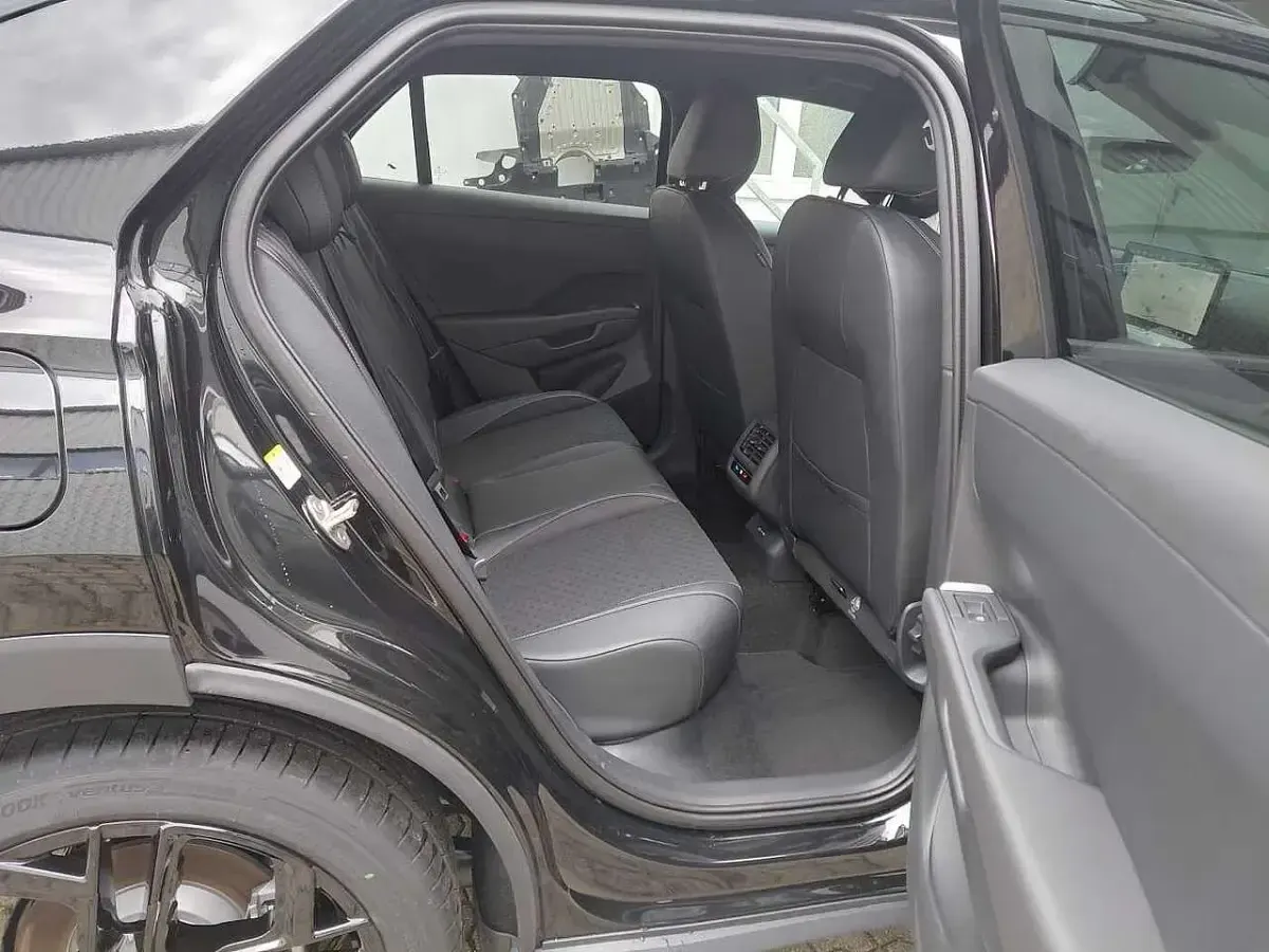 Neu VW T-Roc R-line 150 PS (110 kW) 2026 Schwarz SUV