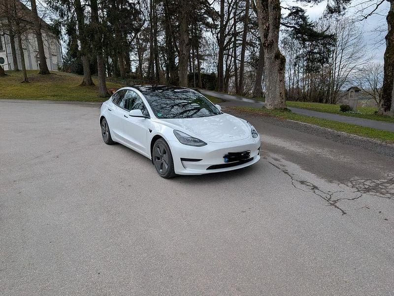 Gebraucht Tesla Model 3 Standard Range Plus 239 kW (325 PS) 2021 Weiß Limousine