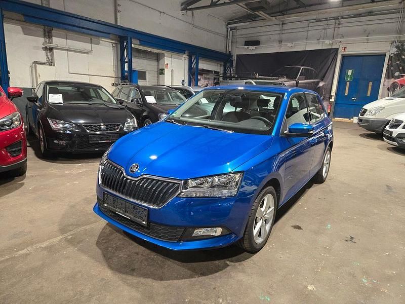 Blau Gebraucht 2020 Skoda Fabia Cool Plus Limousine | 10.990 € (Guter Preis) - Bild 1/4