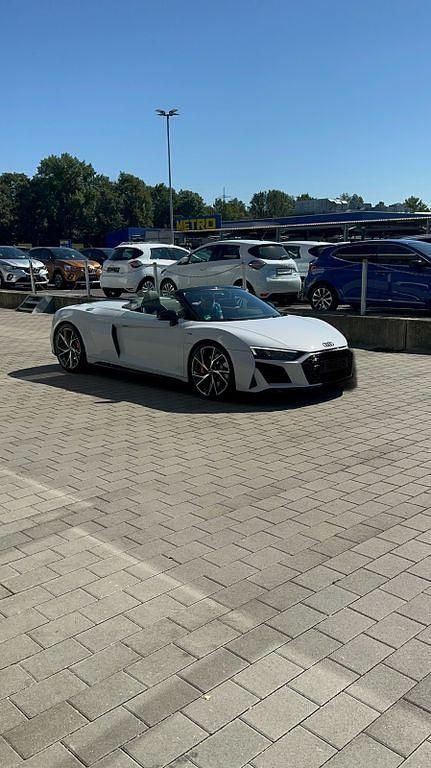 Weiß Gebraucht 2022 Audi R8 Spyder Sport Cabrio | 128.800 € - Bild 1/4