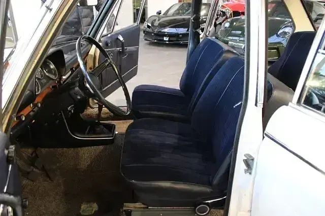Second-hand BMW New Class 101 CP (74 kW) 1971 Alb Berlinǎ