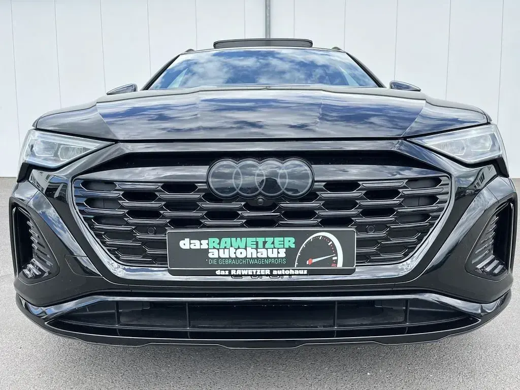 Gebraucht Audi SQ8 e-tron Ambiente 369 kW (503 PS) 2024 Schwarz SUV