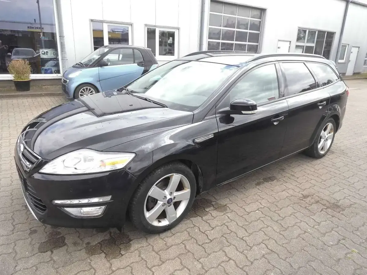 Gebraucht Ford Mondeo Champions Edition 140 PS (102 kW) 2012 Schwarz Kombi