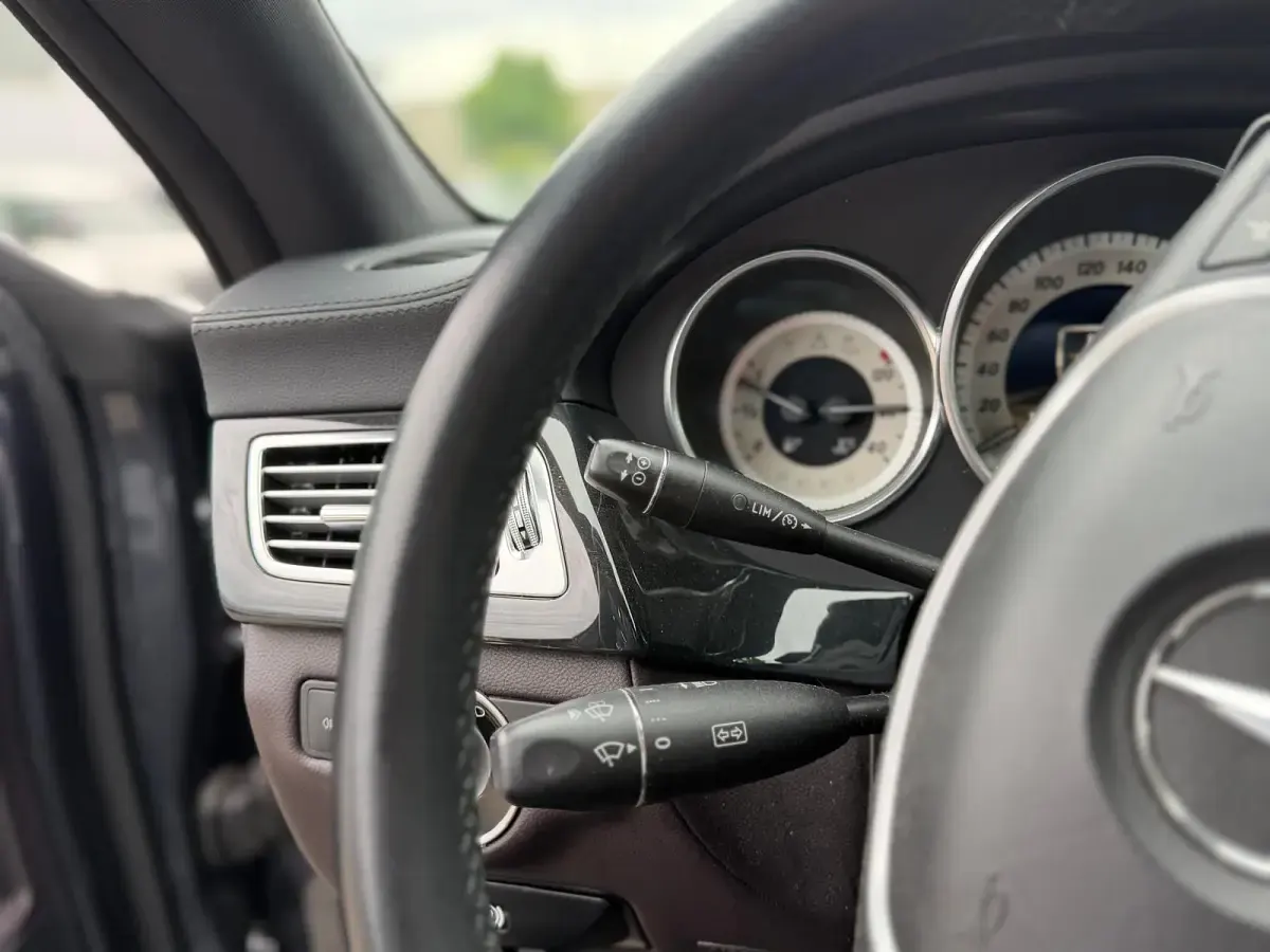 Gebraucht Mercedes CLS350 265 PS (194 kW) 2012 Andere farben Coupé