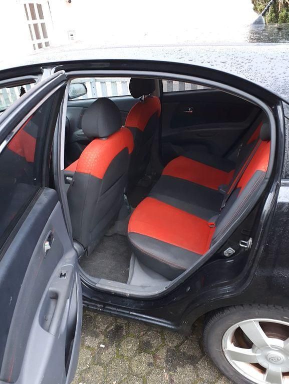 Schwarz Gebraucht 2008 Kia Rio Spirit Limousine | 2.300 € (Fairer Preis) - Bild 1/3