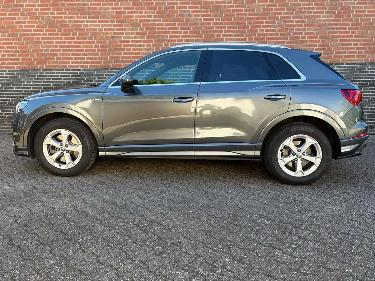 Gebraucht Audi Q3 S-Line 190 PS (139 kW) 2019 Grau SUV
