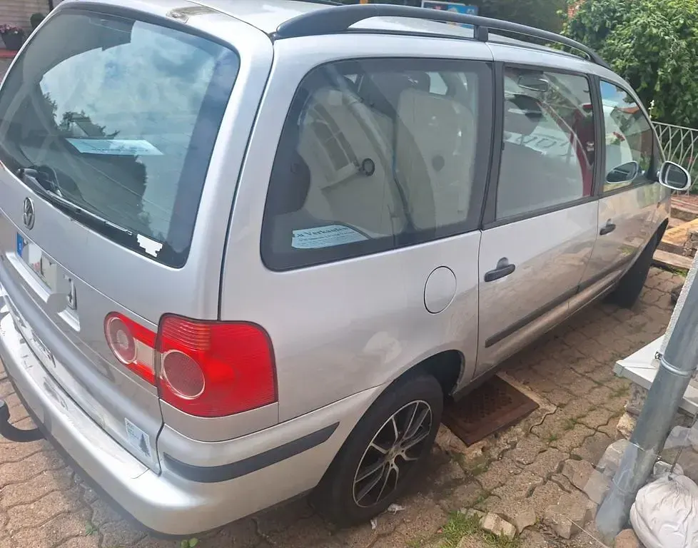 Gebraucht VW Sharan 131 PS (96 kW) 2005 Silber Van / Kleinbus