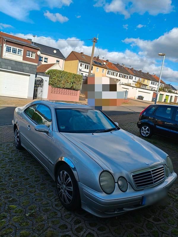 Silber Gebraucht 2000 Mercedes CLK320 Coupé | 2.000 € - Bild 1/4