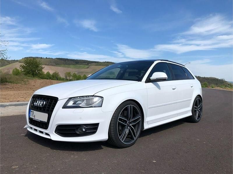 Weiß Gebraucht 2010 Audi S3 Sport Limousine | 15.450 € (Fairer Preis) - Bild 1/4