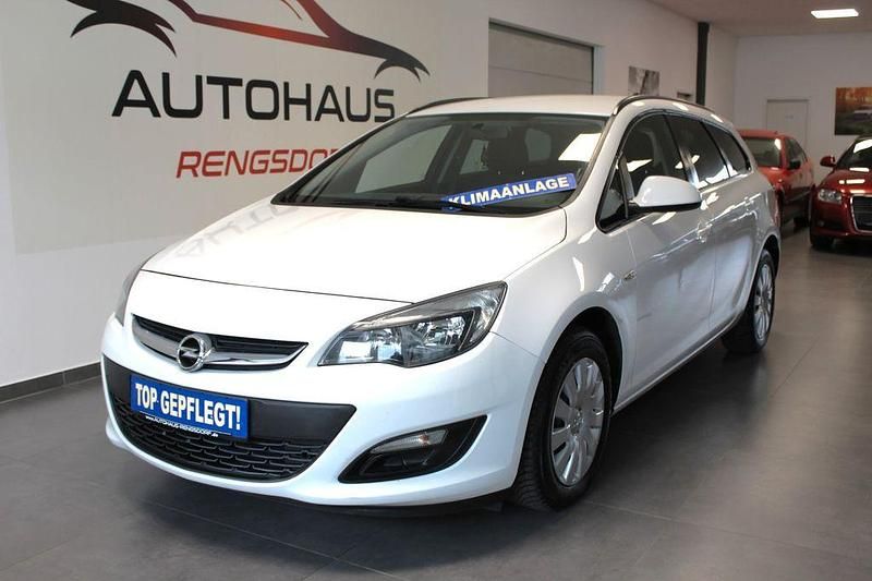 Weiß Gebraucht 2016 Opel Astra Selection Kombi | 6.990 € (Fairer Preis) - Bild 1/4