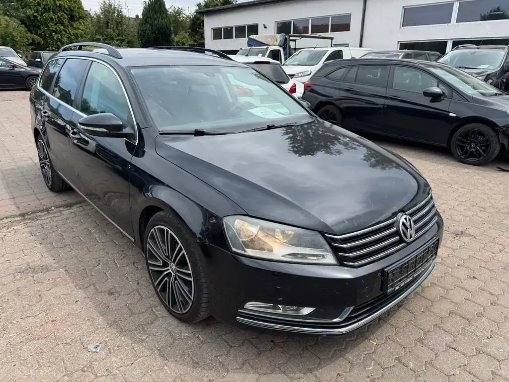 Gebraucht VW Passat Comfortline 140 PS (102 kW) 2014 Schwarz Limousine