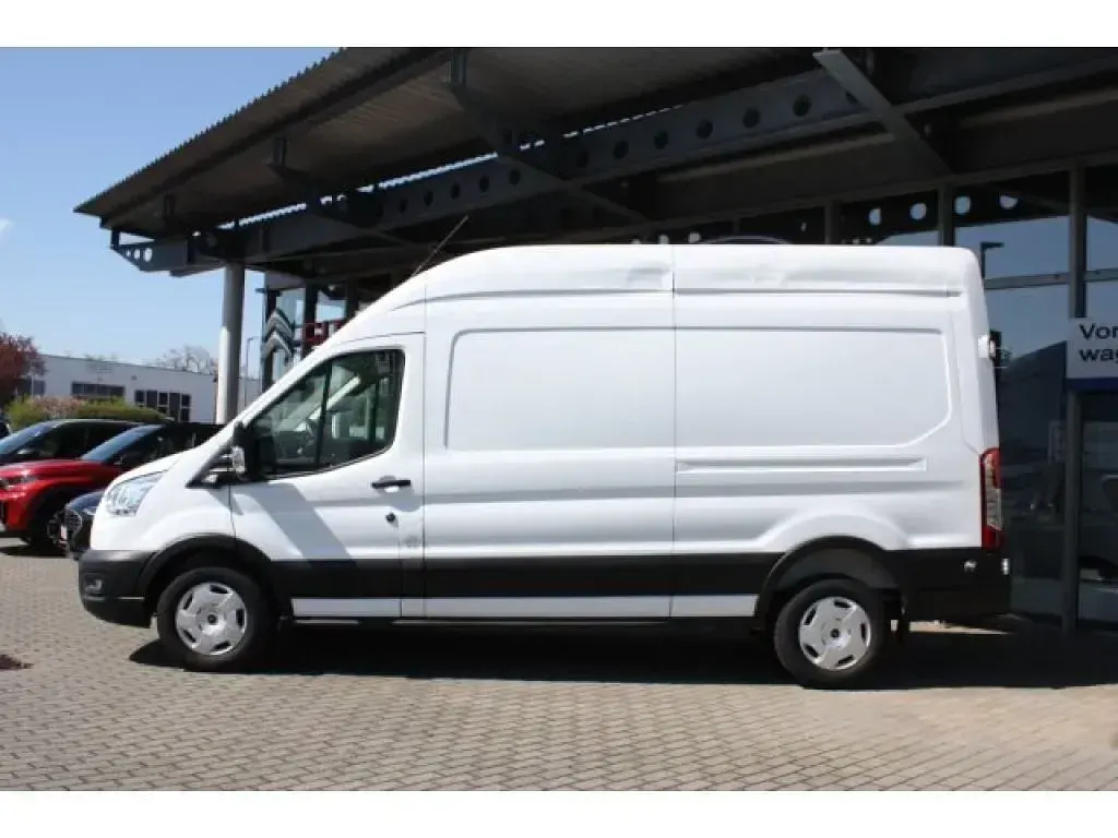 Gebraucht Ford Transit Trend 131 PS (96 kW) 2025 Frozenweiß Van