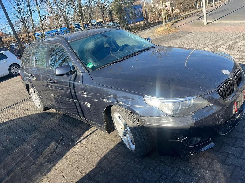 Gebraucht BMW 530 231 PS (169 kW) 2006 Schwarz Kombi