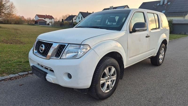 Gebraucht Nissan Pathfinder XE 190 PS (139 kW) 2011 Weiß SUV