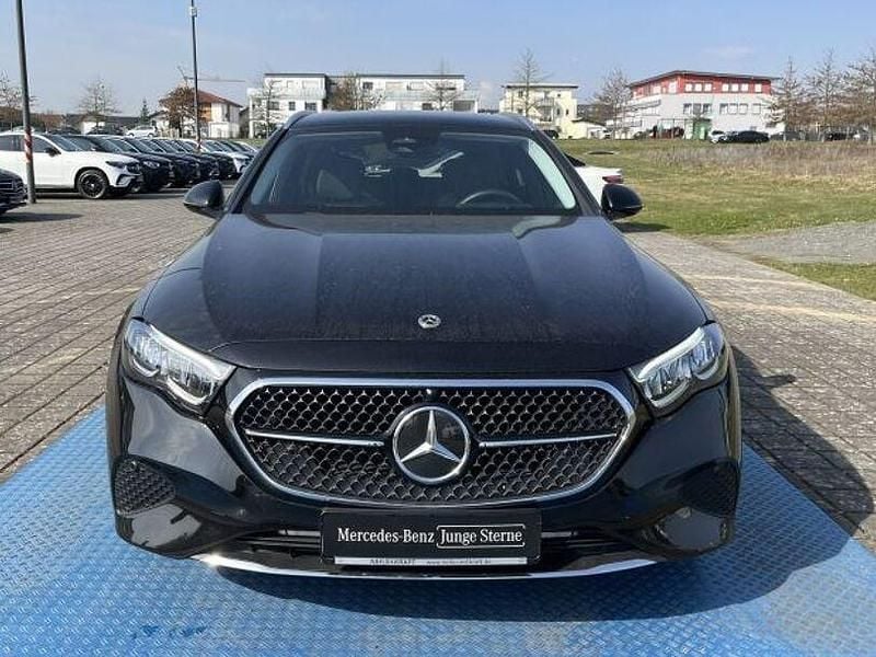 Gebraucht Mercedes E200 Avantgarde 204 PS (150 kW) 2024 Schwarz Kombi