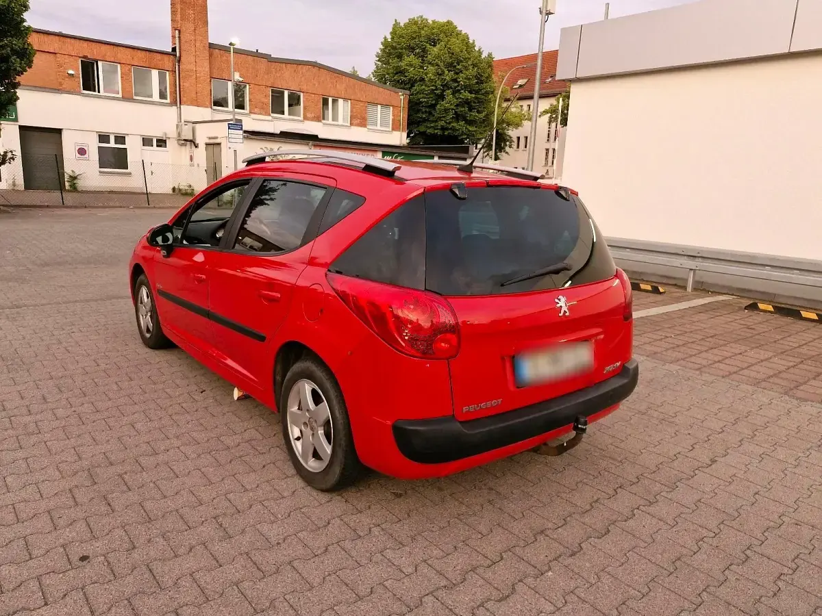 Gebraucht Peugeot 207 74 PS (54 kW) 2009 Rot Kombi