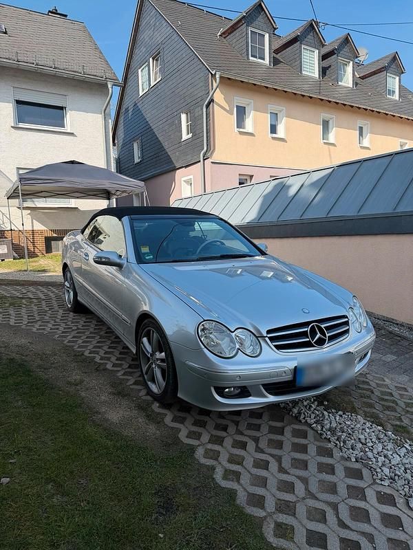 Gebraucht Mercedes CLK200 184 PS (135 kW) 2009 Silber Cabrio