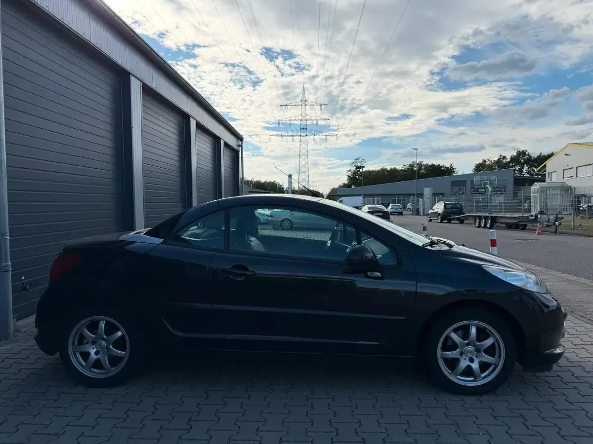 Gebraucht Peugeot 207 CC 120 PS (88 kW) 2008 Schwarz Cabrio