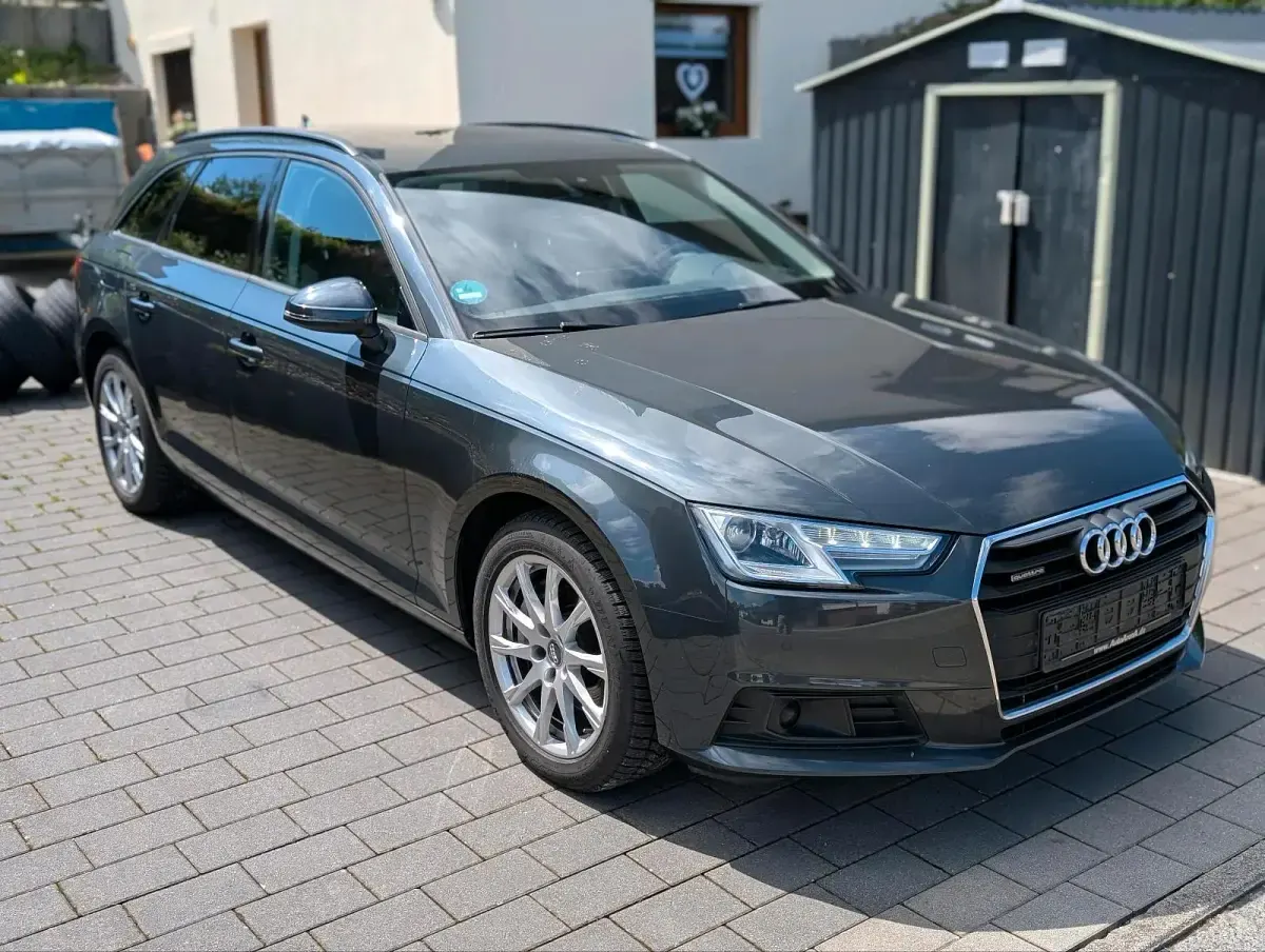 Gebraucht Audi A4 190 PS (139 kW) 2017 Grau Kombi