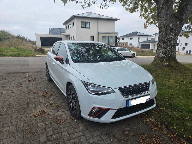 Weiß Gebraucht 2019 Seat Ibiza Beats Kleinwagen | 12.000 € (Fairer Preis) - Bild 1/4