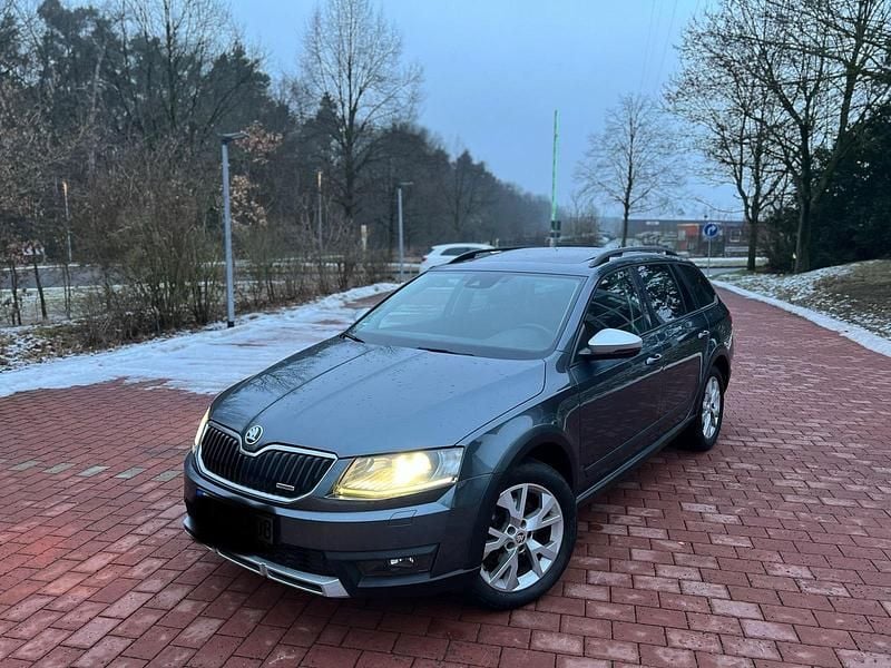 Gebraucht Skoda Octavia Scout 184 PS (135 kW) 2015 Kombi