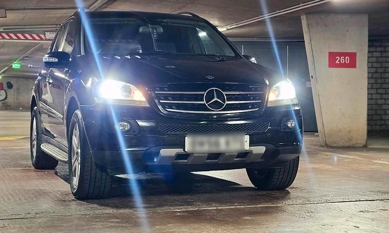 Gebraucht Mercedes ML320 224 PS (164 kW) 2006 Schwarz SUV
