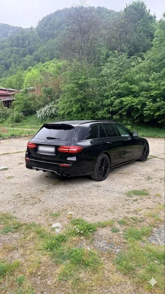 Second-hand Mercedes E220 AMG line 194 CP (142 kW) 2017 Negru Break
