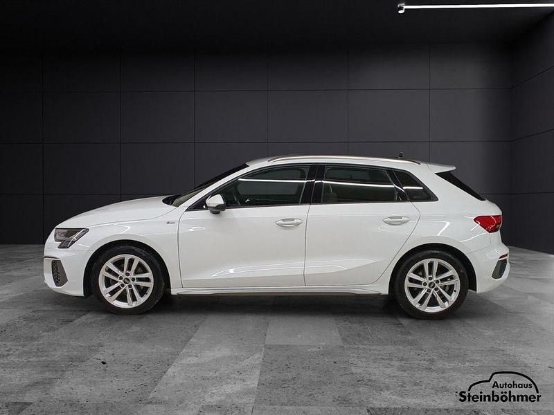Gebraucht Audi A3 S-Line 150 PS (110 kW) 2023 Gletscherweiss (weiß) Limousine