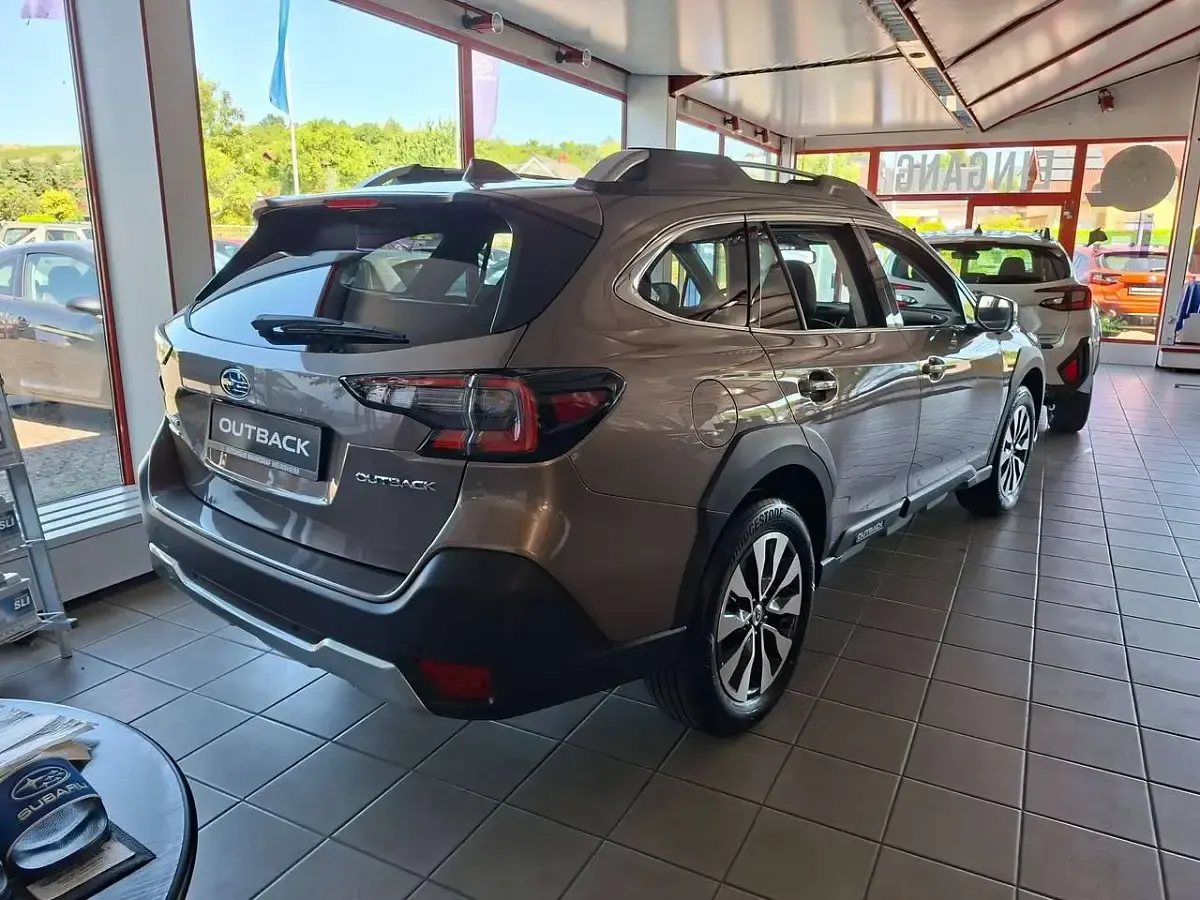 Neu Subaru Outback Platinum 169 PS (124 kW) 2026 Brillant bronze Kombi