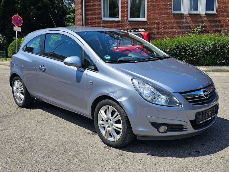 Lichtsilber m2 Gebraucht 2009 Opel Corsa Innovation Kleinwagen | 1.290 € (Superpreis) - Bild 1/4