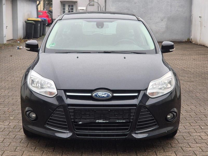 Gebraucht Ford Focus SYNC Edition 140 PS (102 kW) 2014 Schwarz Limousine