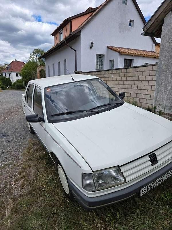 Weiß Gebraucht 1991 Peugeot 309 Kleinwagen | 1.399 € - Bild 1/4