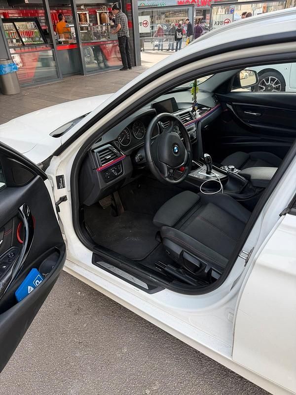 Gebraucht BMW 318 Sport Line 2016 Weiß Kombi